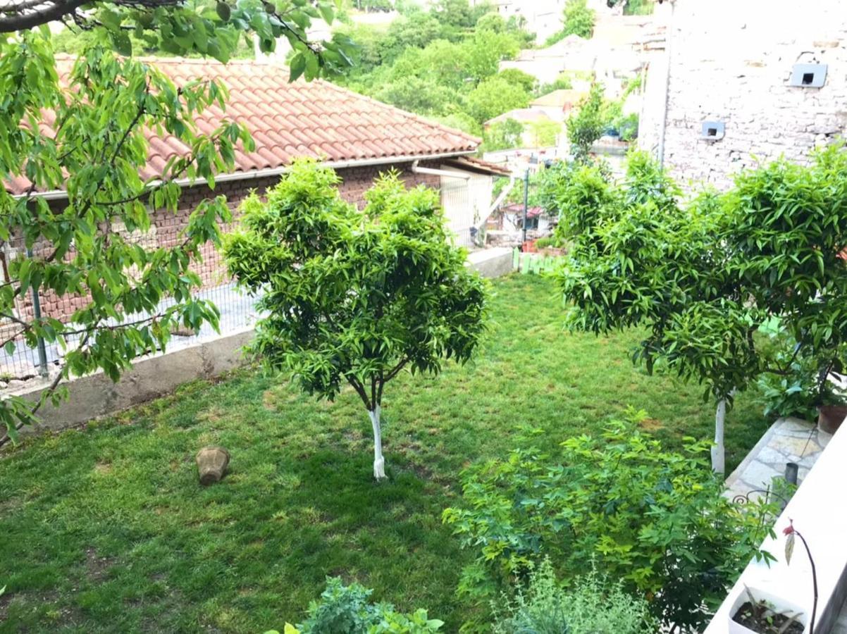 "Mani Guest House" Gjirokastra Zewnętrze zdjęcie