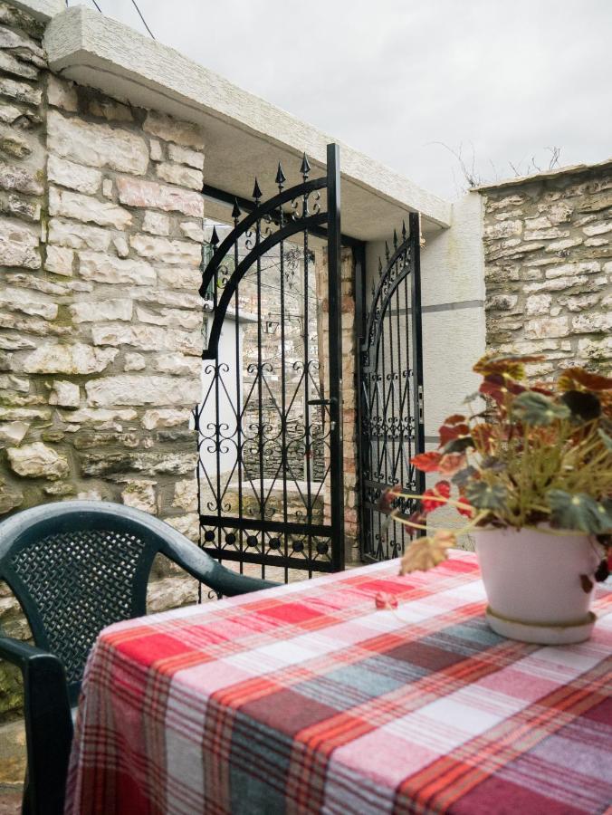 "Mani Guest House" Gjirokastra Zewnętrze zdjęcie